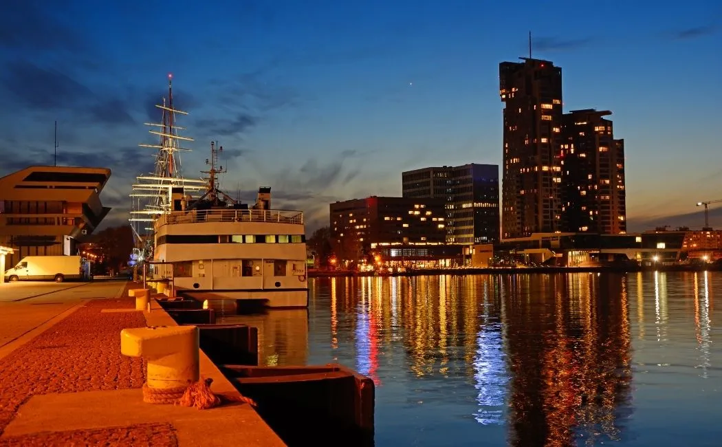 Szkoła nr 21 z nowym patronem łączącym morską historię i marzenia