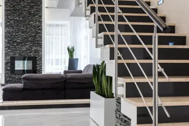Balustrady ze stali czarnej – do jakich aranżacji pasują najlepiej?