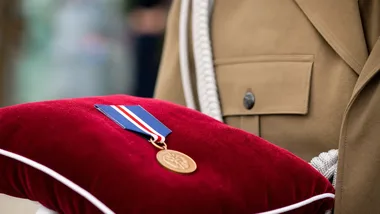 Gdyńscy komendanci z ważnym odznaczeniem. Medal za pamięć o AK