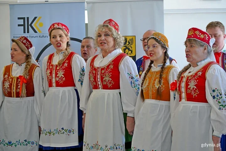 Kaszuby wracają do Gdyni z paradą, scenami i baśką na pokładzie