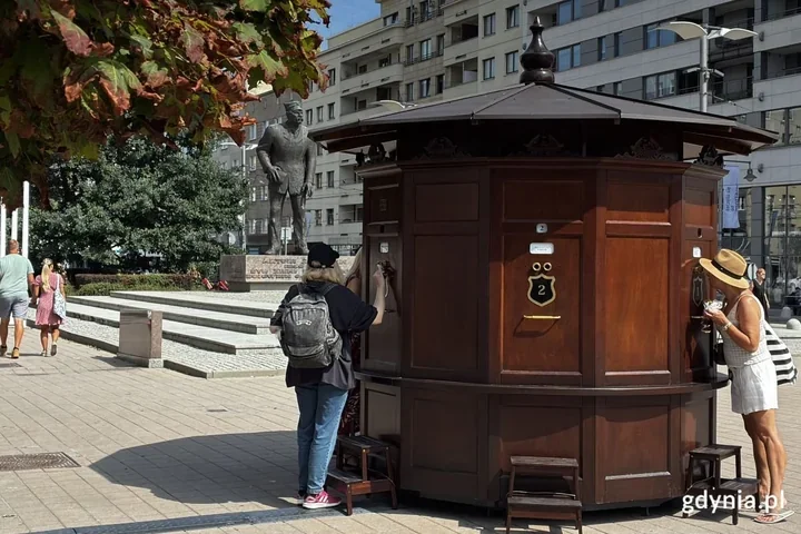 Gdynia sprzed wieku w pięciu wizjerach. Archiwalne kadry na placu