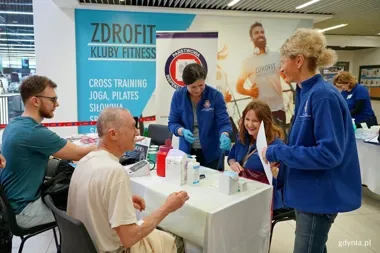 Gdynia zachęca mężczyzn do badań – spacer, warsztaty i wioska medyczna w Rivierze