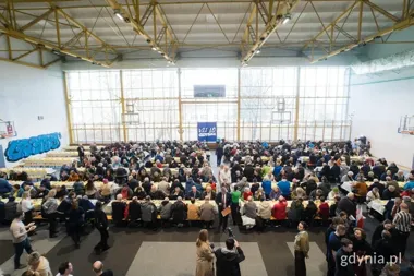 Wielkanocny stół w Gdyni znów zebrał tych, którzy zwykle świętują sami