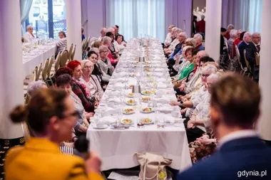 Seniorzy z Gdyni świętowali razem i pokazali, jak silna jest ich więź