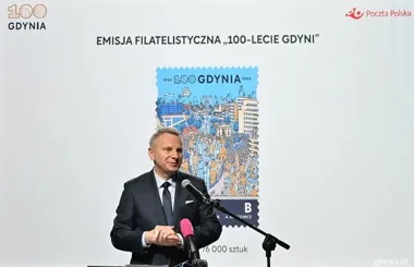 Filatelistyczne stulecie Gdyni. Jubileuszowa kolekcja trafia do obiegu