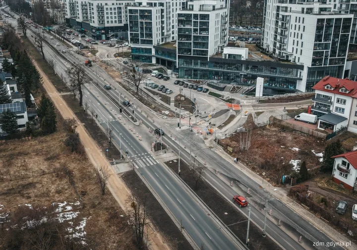 Na Alei Zwycięstwa powstaje nowe skrzyżowanie – prace wznowiono i trwają wykończenia