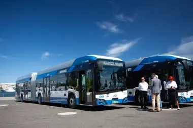 Gdynia stawia na elektryczne przegubowce. Do sieci wjechało 11 Solarisów